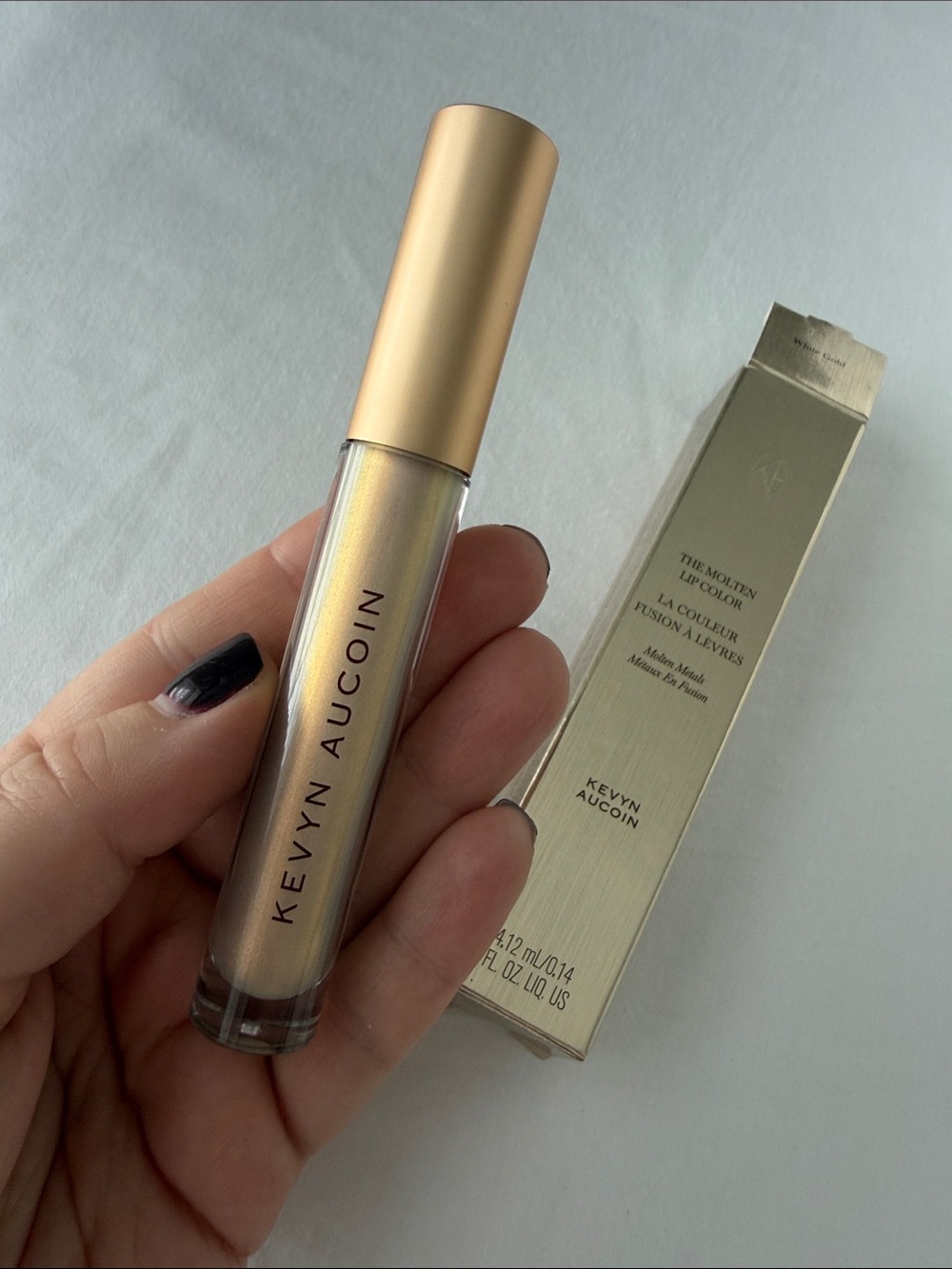 Kevyn Aucoin Molten Lip Color topcoat in Metallic Gold